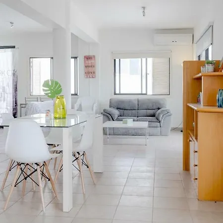 Spacious 2-bed Latchi, Chrysohou Апартаменты Полис